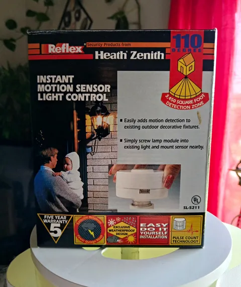 Heath Zenith Reflex SL-5211 Wired Outdoor Motion/PIR Light Sensor Control White