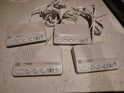 Intercom Central FM246 4 channel wireless intercom, 4 units, tested & working