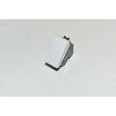 ABB Chiara 2CSK1001CH Switch 1P 16A 1 Module