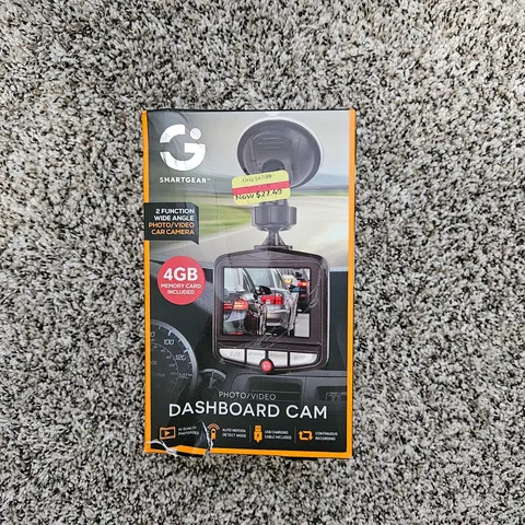 SmartGear Photo Video Dashboard Cam Auto Motion Detect With 4GB Memory Card