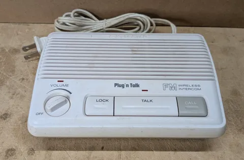 Realistic Radio Shack FM Channel Wireless Intercom Model 43-204