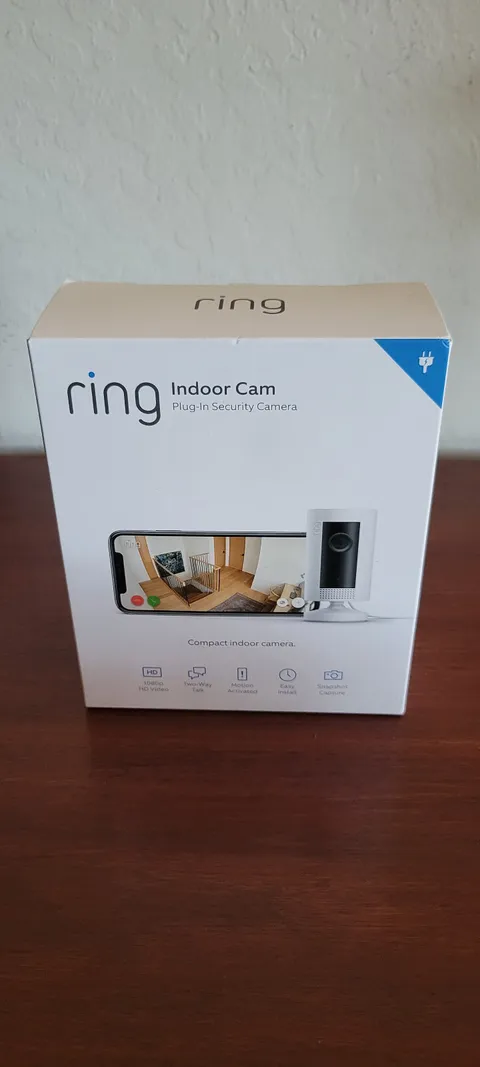 Ring Indooor Cam Plug-In Security Camera - White NIB