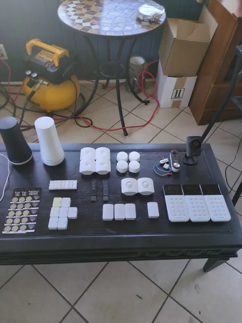 Simplisafe Security System Gen3, reset, with sensor batteries, READ DESCRIPTION