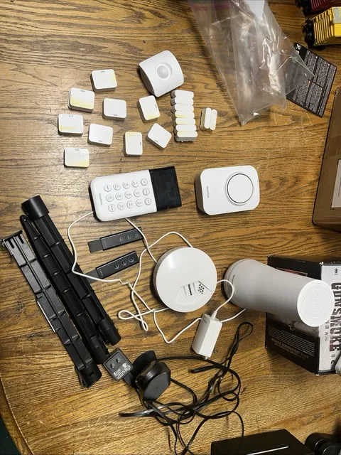 SIMPLISAFE BUNDLE Used Sensors, Keypad, Base Station, Camera, Smoke Detector