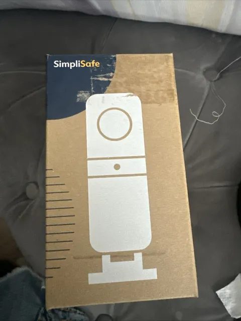 SimpliSafe Smart Alarm Night Motion Camera Wireless Indoor Security Cam CM006