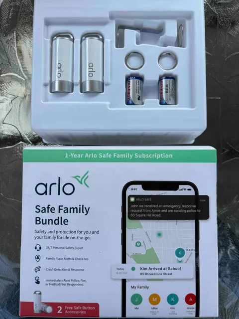 Panic buttons, Arlo Safe Family Bundle 1 Year Safe Family Plan + 2 Safe Buttons