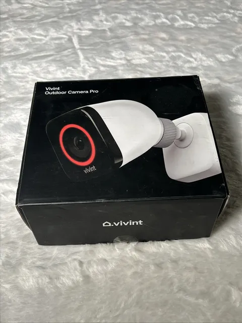 Vivint Outdoor Camera Pro 12.3MP Wireless Wi-Fi IP Outdoor Cam White VS-ODC350