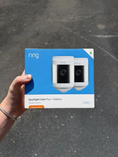 Ring Spotlight Cam Plus Camera Indoor/Outdoor Wireless + Battery - 2-Pack- White