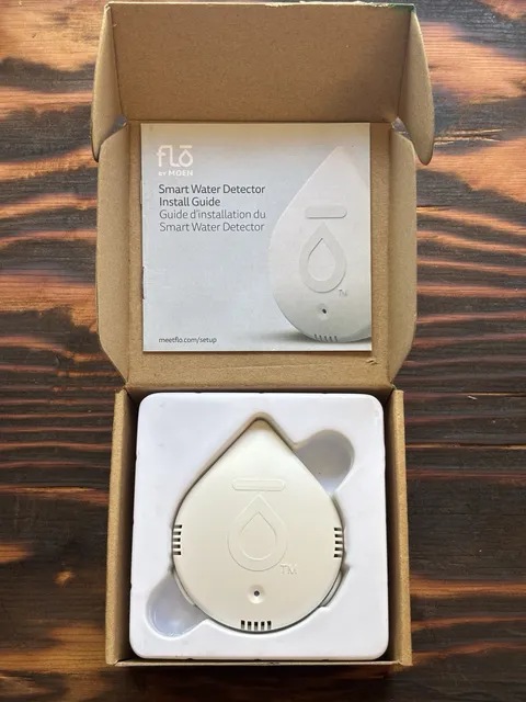 Flo Smart Water Leak Detector By Moen Smart Water Leak Detection System Open Box
