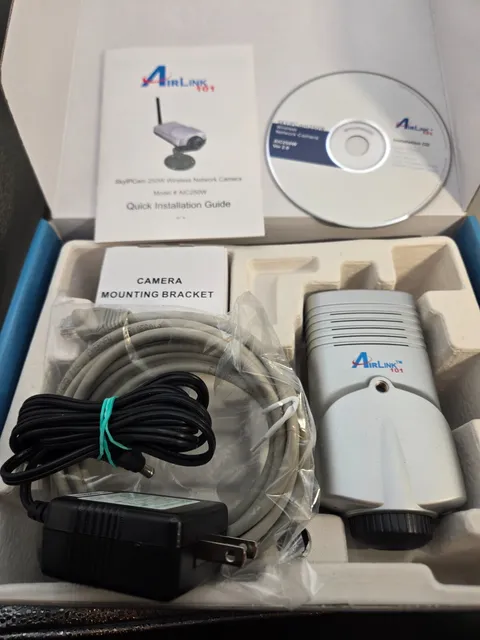 Airlink 101 SkyIPCam250 Network Camera  Model AIC250 Missing Antenna