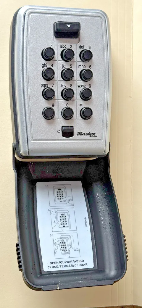 Master Lock - Lock Box Push Button Combination P19918