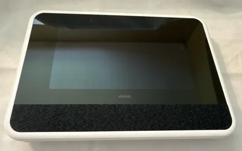 Vivint Smart Home Sky Control Panel Smart Hub VS-SH2000-C00 Working
