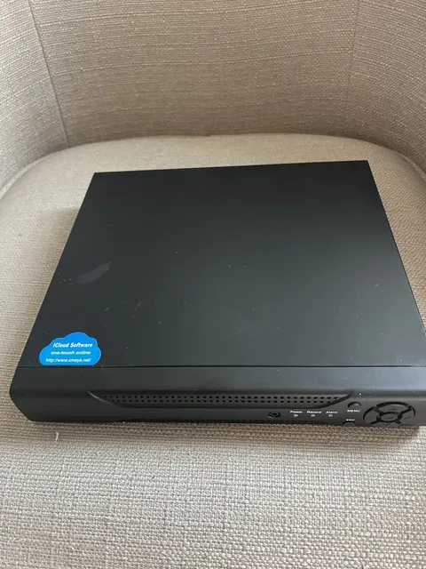 V1008 8-Channel CCTV DVR Recorder w/ Seagate Barracuda 1TB HDD HDMI VGA