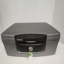 Sentry H2100 Fireproof Waterproof Lockbox with Key Clean Great Condition