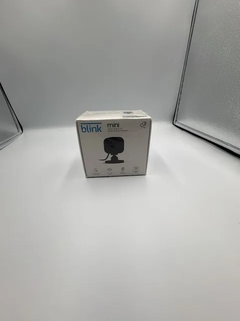 Blink - Mini Indoor Plug-in HD 1080P Smart Security Camera - Black