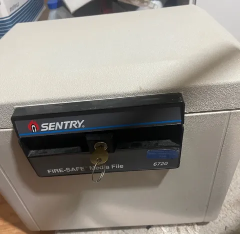 Sentry Model 6720 Gray Fire Safe Media Data Storage Portable File Safe w/ 1 Key