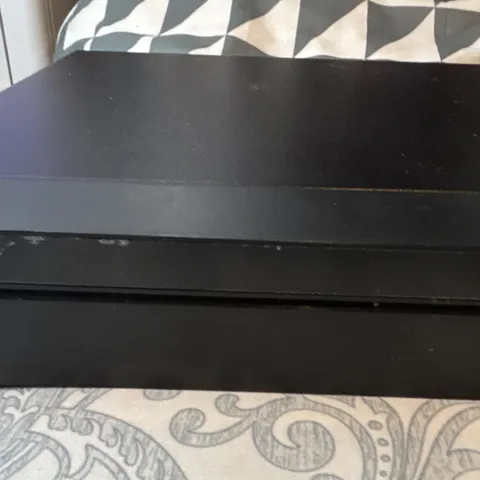 NVR108E-HS 8-Channel Black Network Video Recorder Ethernet VGA RCA
