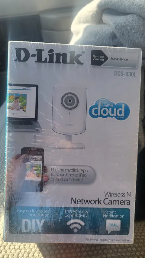 D-Link DCS-930L Wireless N Network Camera mydlink Cloud Home Security Camera NIB