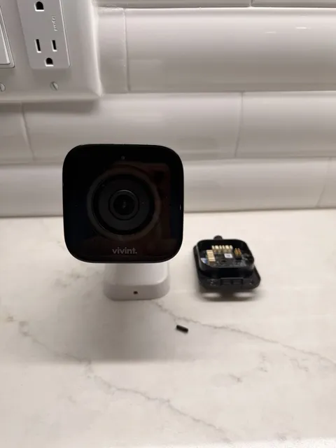 Vivint Outdoor Security Camera Pro Gen 1 VS-ODC300-White