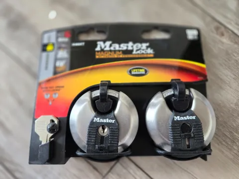 Master Lock Magnum M40XT Steel Keyed Padlocks 2-Pack Silver Black Metallic