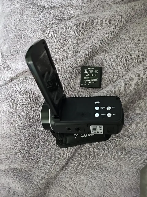 Weilte Night vission Digital Video Camera Only Untested. 