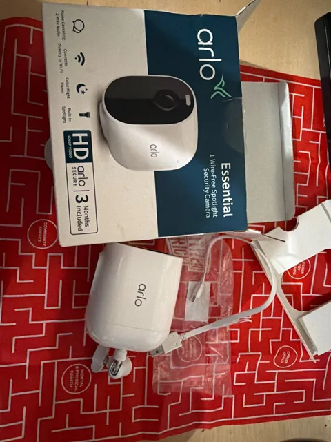 Arlo VMC2030-100NAS Essential Spotlight Single Wireless Indoor/Outdoor Camera