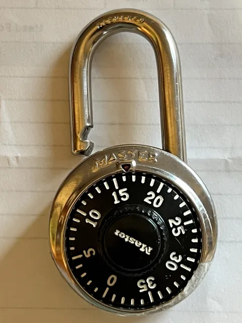Master lock Combination Lock Used With Combination Good Condition