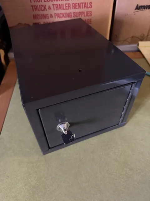 Portable Small Steel Security Safe With Key