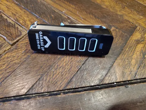 Sommer Pearl 4 Button Remote Control Transmitter 922MHz S10250 Used