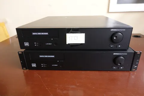 Mixed Lot of 4 Different DVRs (not just default Clinton Electronics AI says)