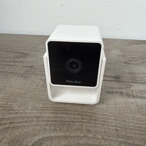 Petcube Cam CC10US White 1080p HD Night Vision Indoor Wi-Fi Pet Security Camera