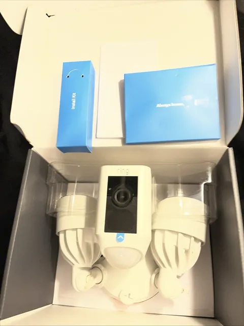 RING Floodlight Cam White 2210C-XYZ 2540AG650L-B03FX NEW OPEN BOX