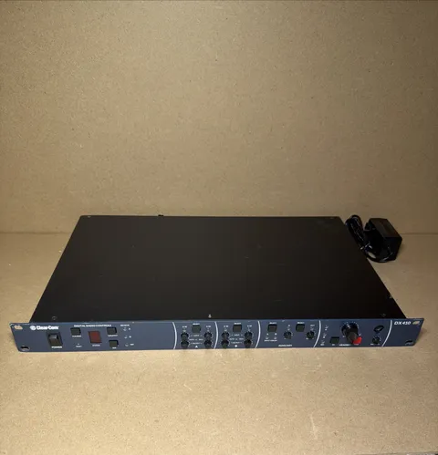 Clear-Com DX410 Digital Wireless Intercom 4-up System