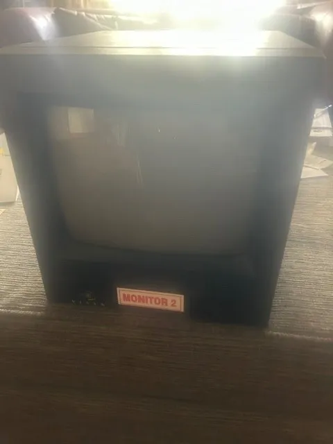 Norbain vista Monitor with cables
