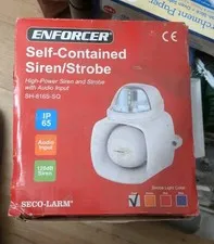 Seco-Larm ENFORCER Self-Contained Siren/Strobe, Clear  (SH-816S-SQ/A) [Open Box]