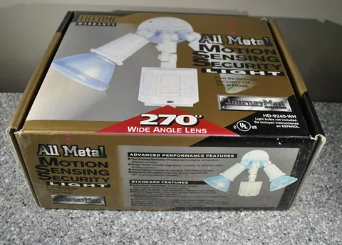 JourneyMan All Metal Motion Sensing Security Light HD-9240-WH New in box