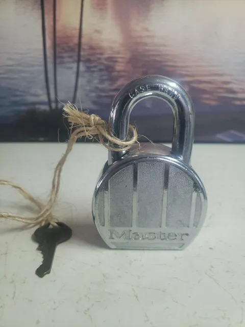MASTER LOCK 230LH PADLOCK SHACKLE 2-1/2" W BODY USA MADE WITH KEY HIGH SECURITY