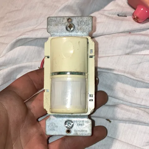 Pass & Seymour WSP-250 PIR Wall Switch Occupancy Sensor 120/277VAC Beige