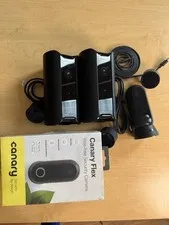 Canary security camera System 2 Canary indoor and 2 Flex Indoor/outdoor
