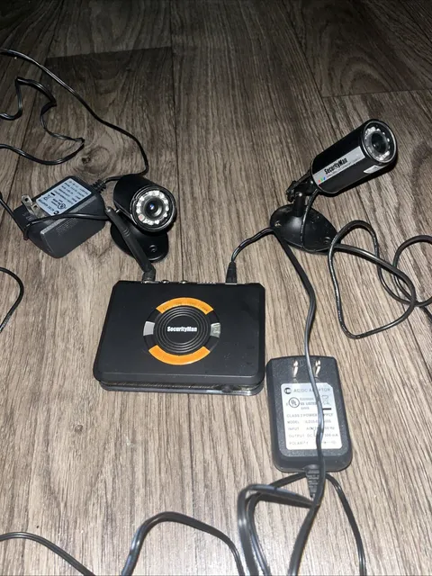 SecurityMan SM-202R - 0.9GHz Wireless Receiver | With Power Cord 2 Cameras Read