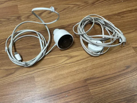 Google Nest Cam Outdoor SecuriCamera 1st Gen Wired NC2100ES used with mount