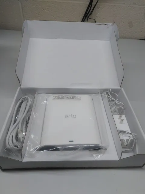 Arlo VMB4540 Pro SmartHub Connects Cameras to Wi-Fi for Ultra, Pro 2 & 3 - White