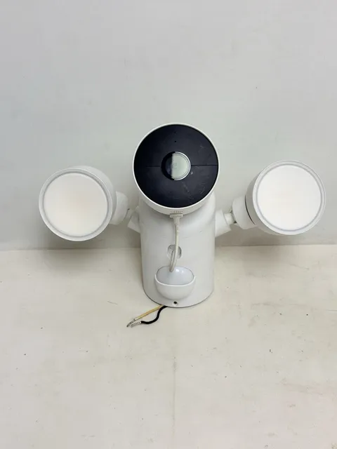 Google Nest Cam w/ Floodlight (GPLE9). Read Description