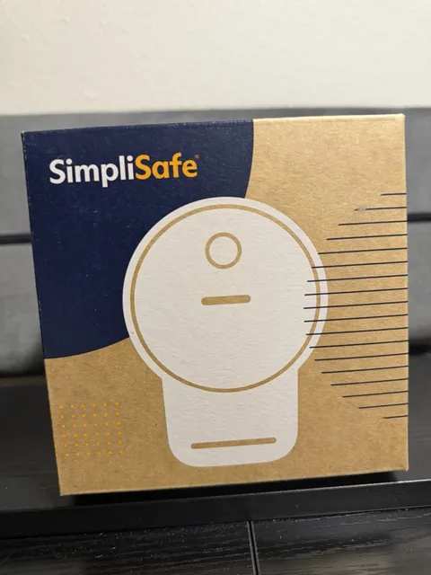 SimpliSafe Outdoor Security Camera Series 2 CM021 Wireless HD Home Security Seal