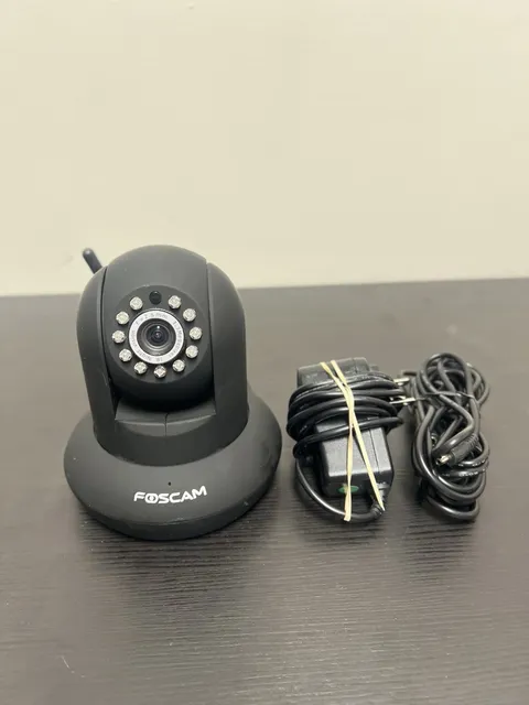 Foscam Black FI9831P v2 HD 1280x960p Wireless Pan/Tilt Camera W/ Wire Extender