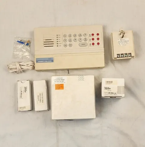 ITI Pro 3000 GE Security System 80-649-3N-XT Full Intrusion & Fire Detection Set