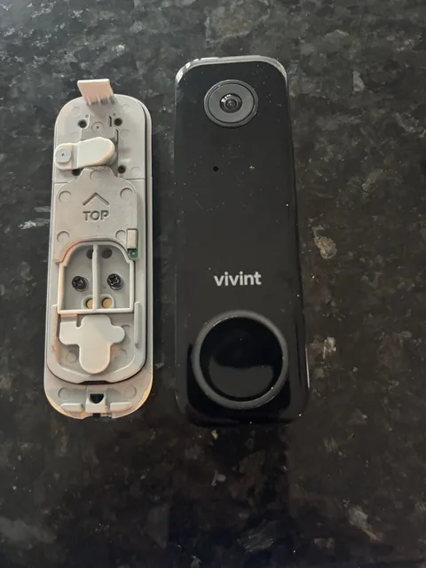 Vivint Gen 2 Doorbell Camera Pro (VS-DBC350-WHT) - Used