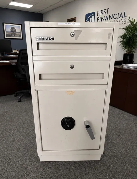 Hamilton Large Beige Metal Combination Safe, Adjustable Shelves, 40in