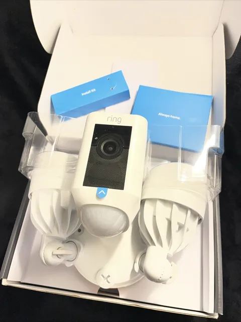 RING Floodlight Cam White 2210C-XYZ 2540AG650L-B03FX NEW OPEN BOX