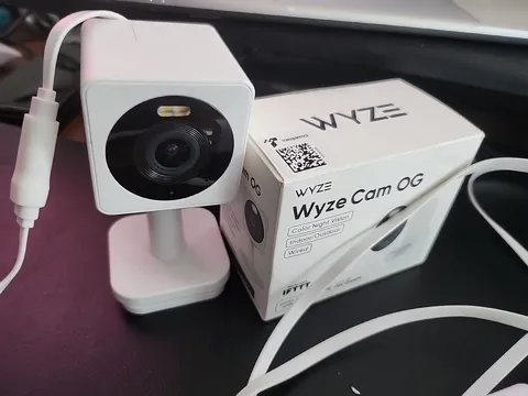 Wyze - Cam OG Indoor/Outdoor Wired 1080p Security Camera Color: White
